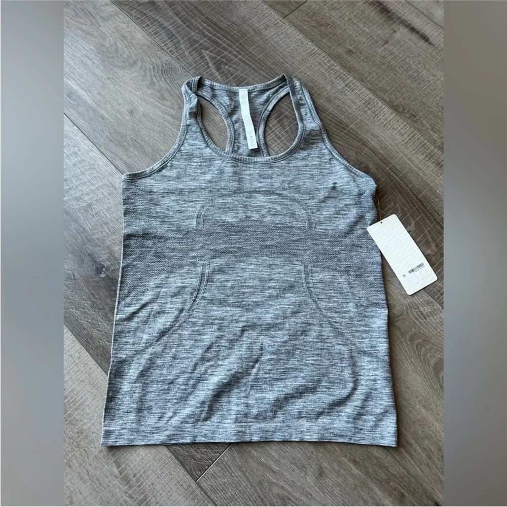Lululemon Swiftly Tech Racerback in Slate / White Size 10